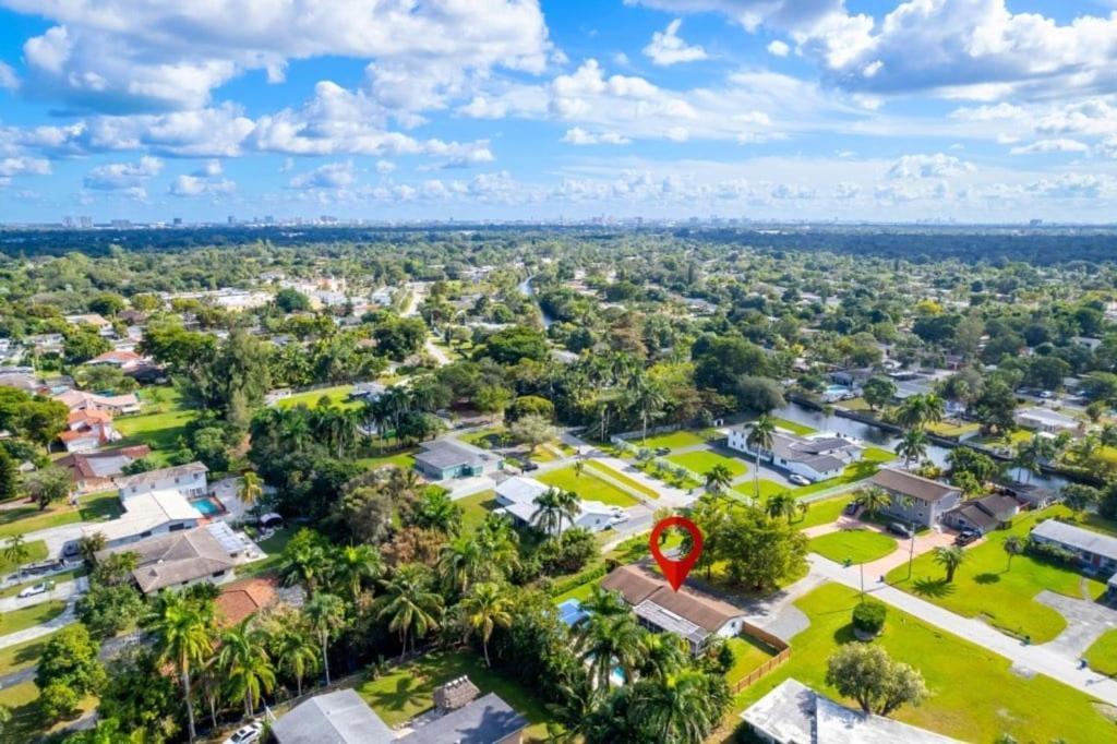 4br Biscayne River Home- Pool & Pickleball Fun * Miami
