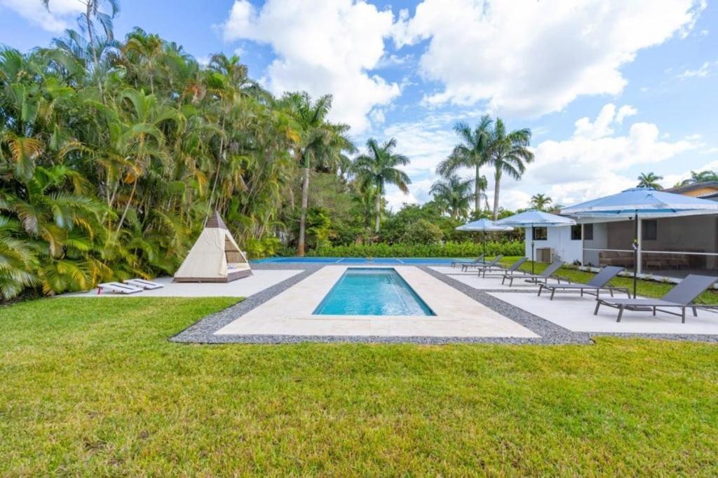 Casa vacanze 4br Biscayne River Home- Pool & Pickleball Fun *